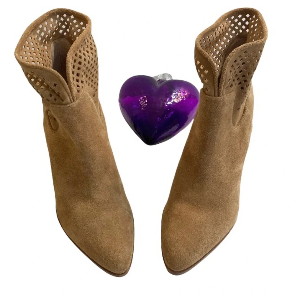 Diane Von Furstenberg Jaen Perforated Almond Toe Bootie in Sand Size 10 NWT - Picture 6 of 12